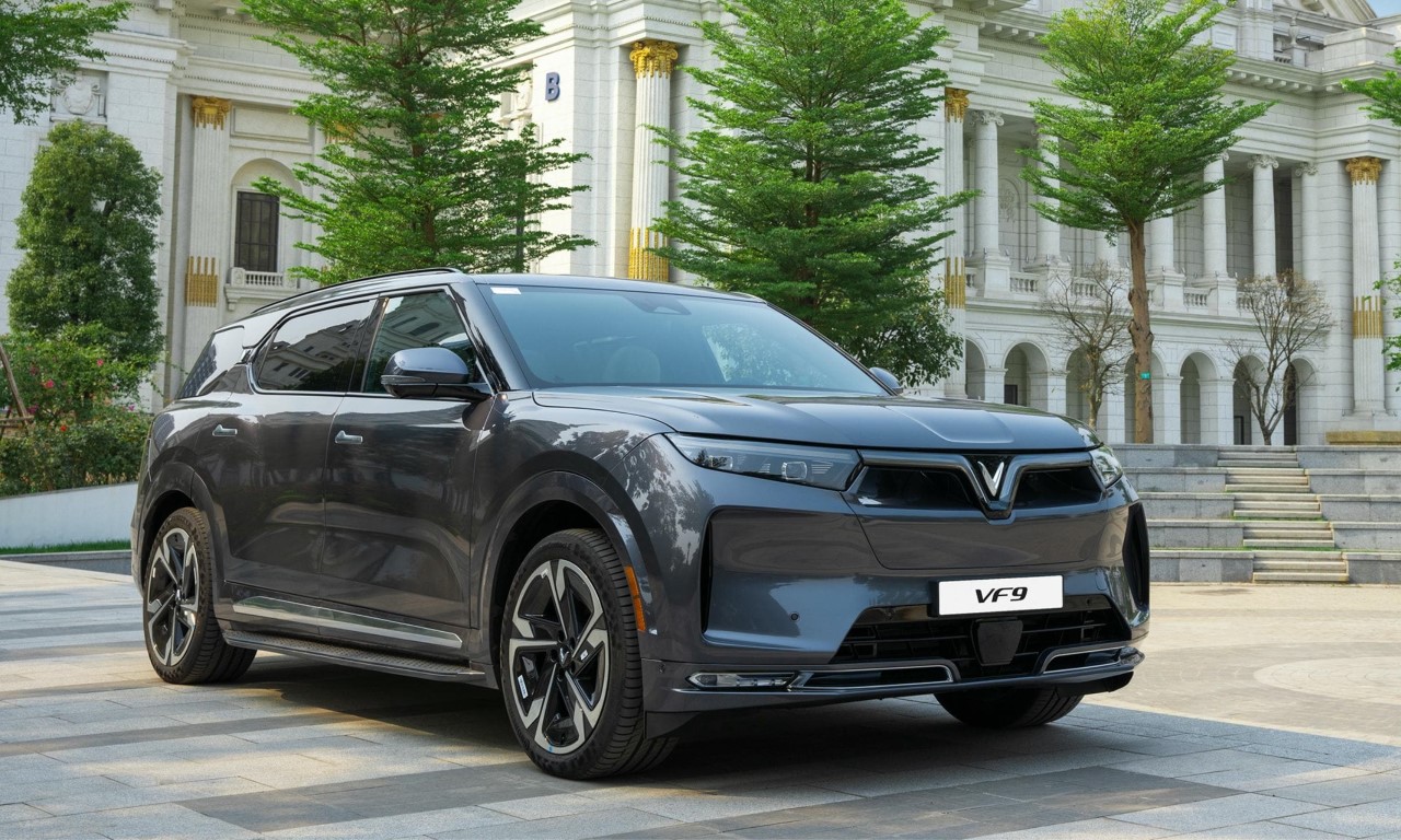 Giá lăn bánh xe VinFast VF9 & Đánh giá
