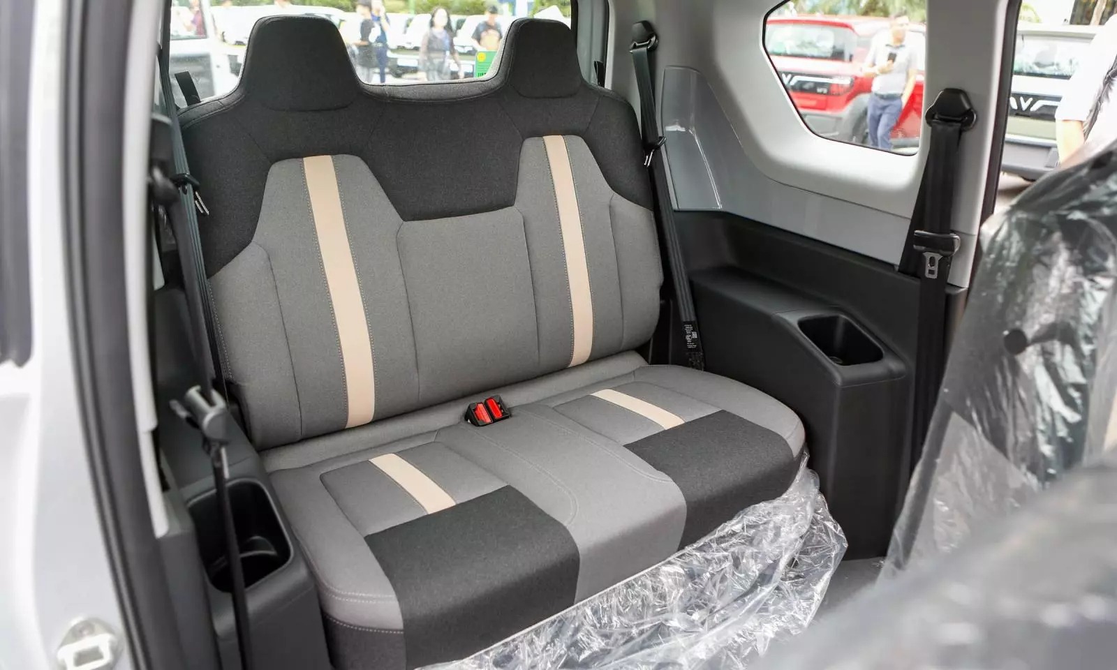 H&agrave;ng ghế sau tr&ecirc;n xe VinFast VF 3 c&oacute; thể gập xuống