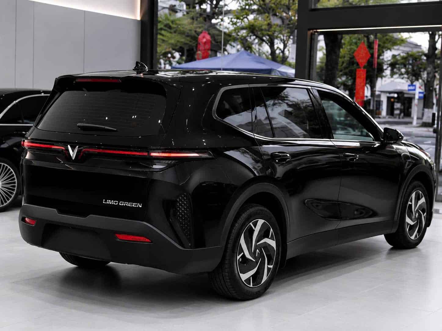Đ&aacute;nh gi&aacute; ngoại thất VinFast Limo Green 2026 - 3